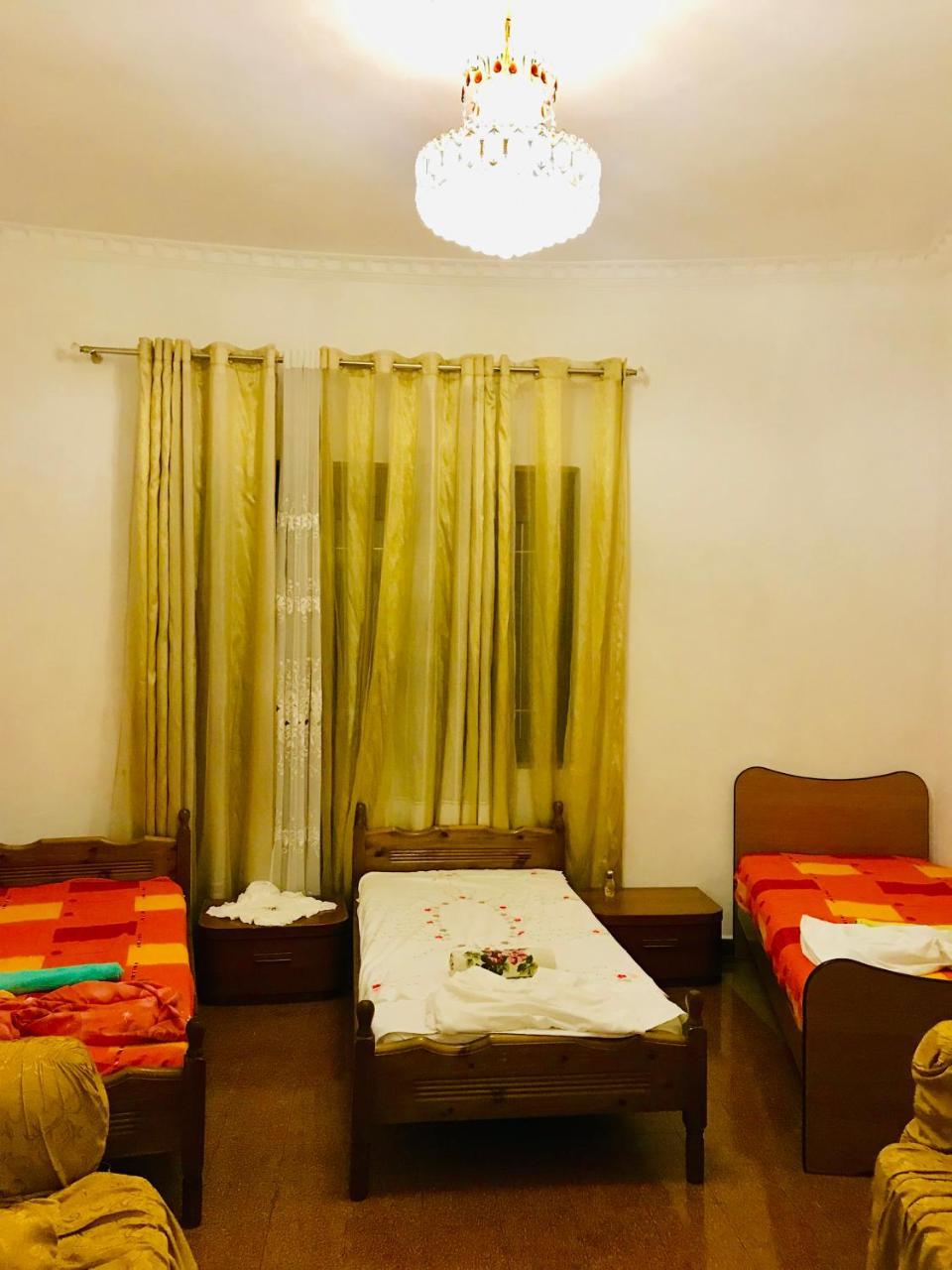 Port Side Apartament *
